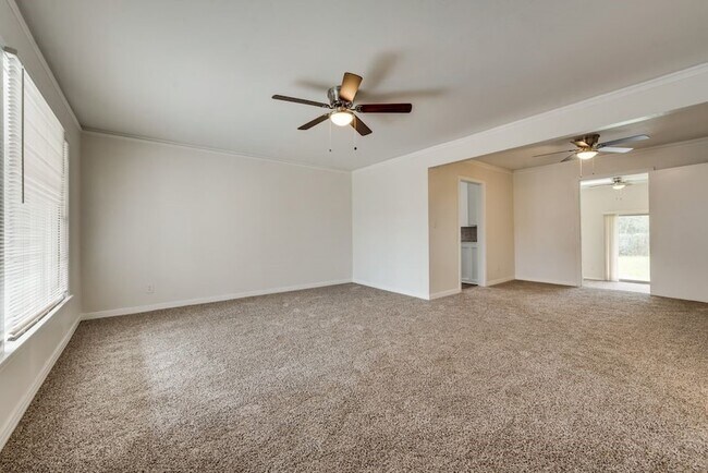4309 Martha Ln Fort Worth, TX 76103 photo 4