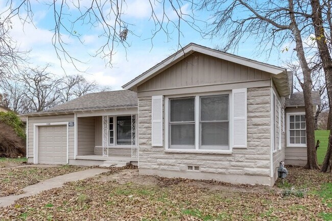 4309 Martha Ln Fort Worth, TX 76103 photo 2