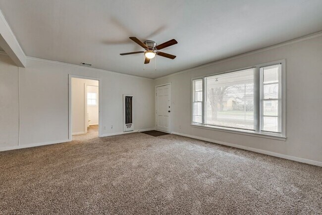 4309 Martha Ln Fort Worth, TX 76103 photo 3