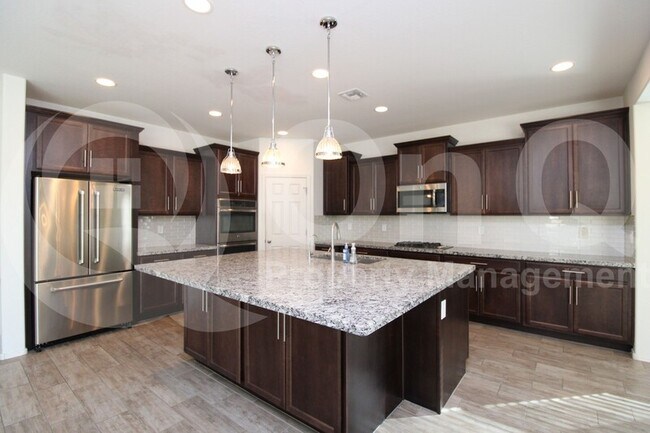 6948 North 86th Lane, Glendale, AZ 85305 photo 3