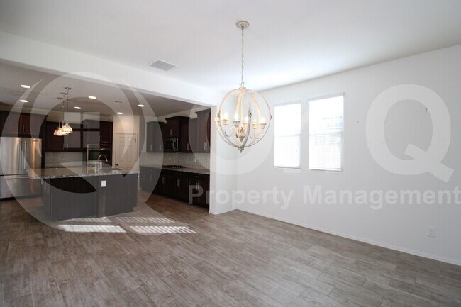 6948 North 86th Lane, Glendale, AZ 85305 photo 5