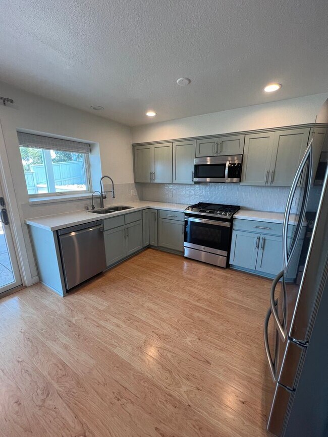 Stunningly Upgraded 3 Bed/2.5 Bath Home photo 5