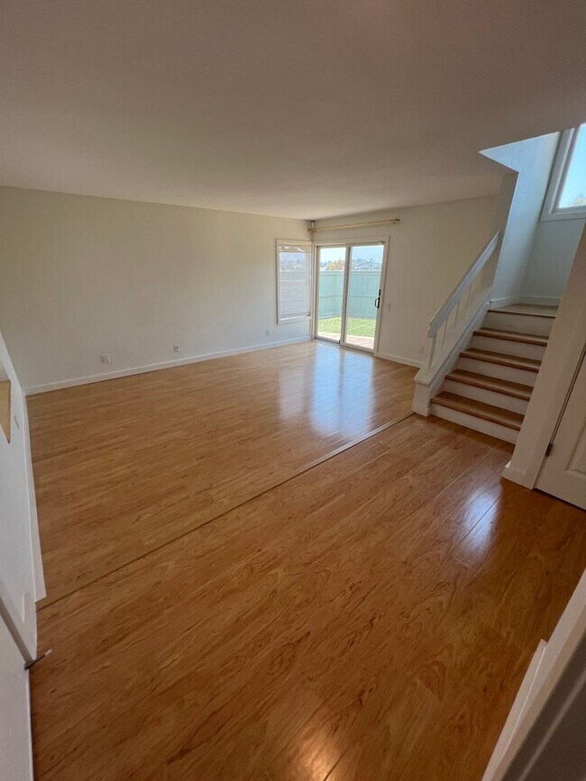 Stunningly Upgraded 3 Bed/2.5 Bath Home photo 4