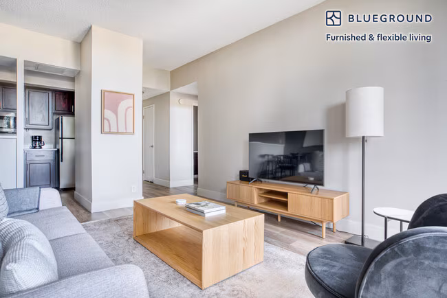 501 Forest Ave Palo Alto, CA 94301 photo 3