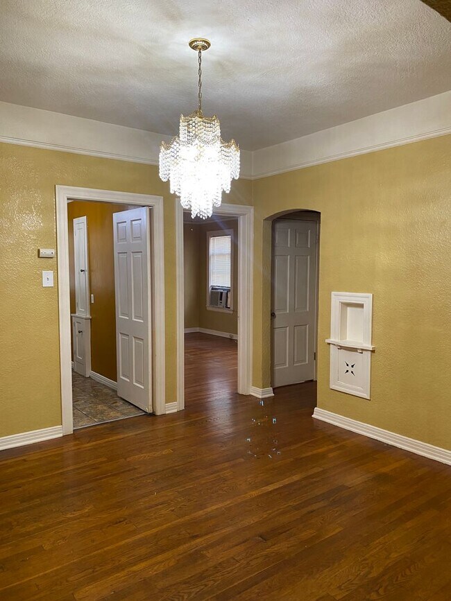 268 E Lullwood Ave San Antonio, TX 78212 photo 5