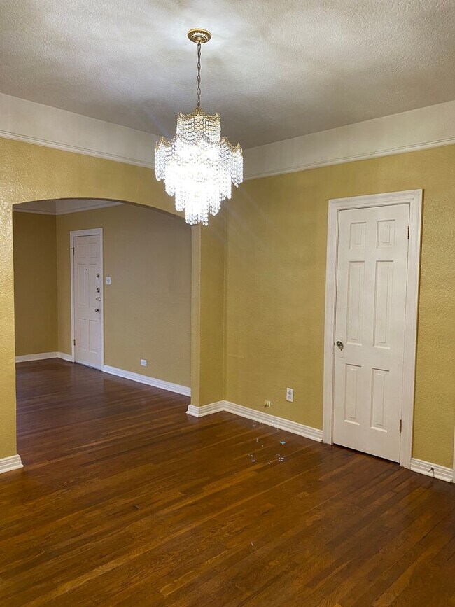 268 E Lullwood Ave San Antonio, TX 78212 photo 4