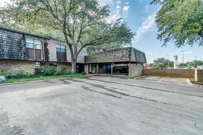 3025 Hulen Court, Fort Worth, TX 76109 photo 3