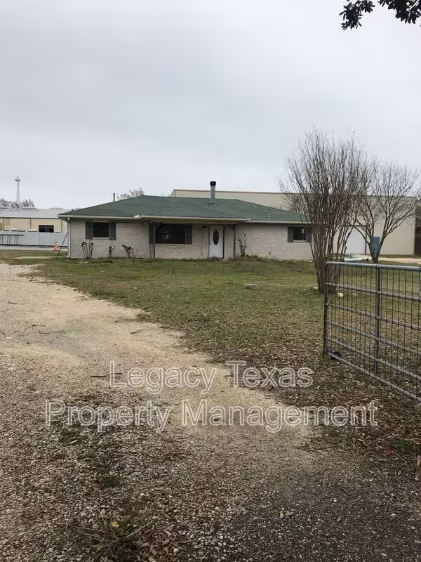 101 Donna St Alvarado, TX 76009 photo 2