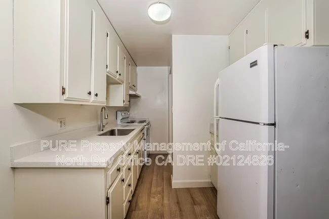 1645 Slater St Santa Rosa, CA 95404 photo 5