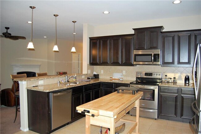 2201 Liriope Ln Waxahachie, TX 75165 photo 4