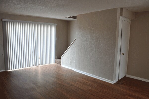 Garland Oaks Apartments photo 4