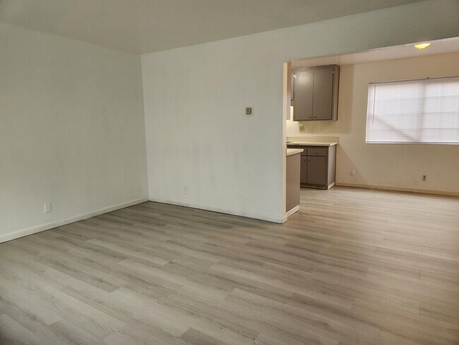 9220 Bancroft Ave Oakland, CA 94603 photo 3