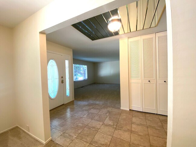 4653 Del Valle Pkwy Pleasanton, CA 94566 photo 2