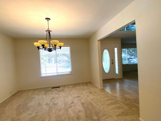 4653 Del Valle Pkwy Pleasanton, CA 94566 photo 4