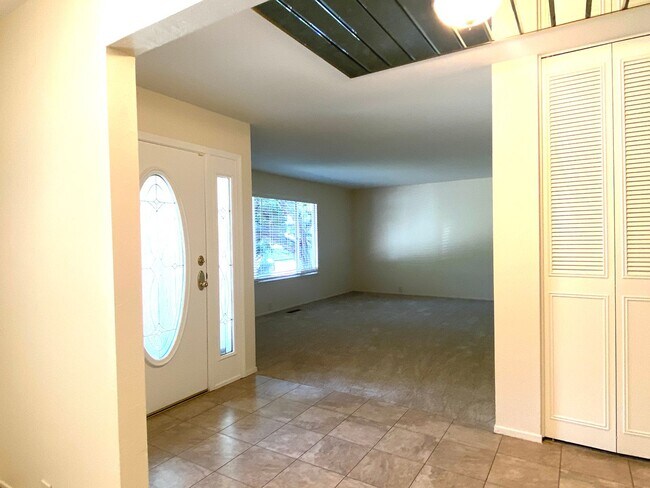4653 Del Valle Pkwy Pleasanton, CA 94566 photo 3