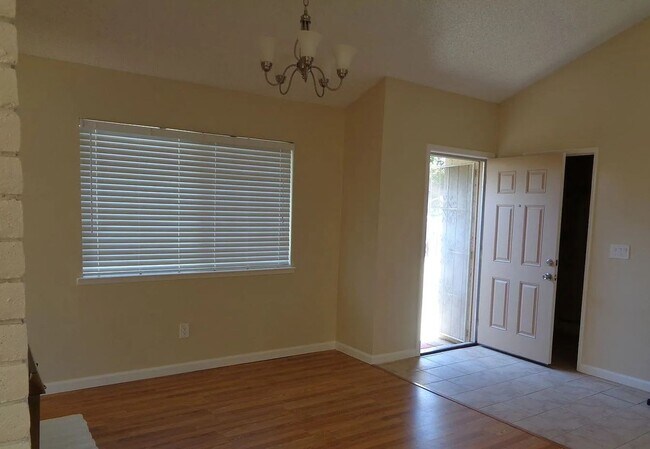1266 Hartford Cir Fairfield, CA 94534 photo 2