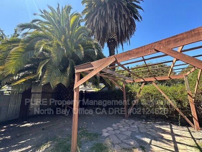 518 Roseland Ave Santa Rosa, CA 95407 photo 5