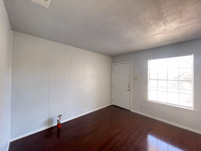 1405 N Gray St Killeen, TX 76541 photo 3