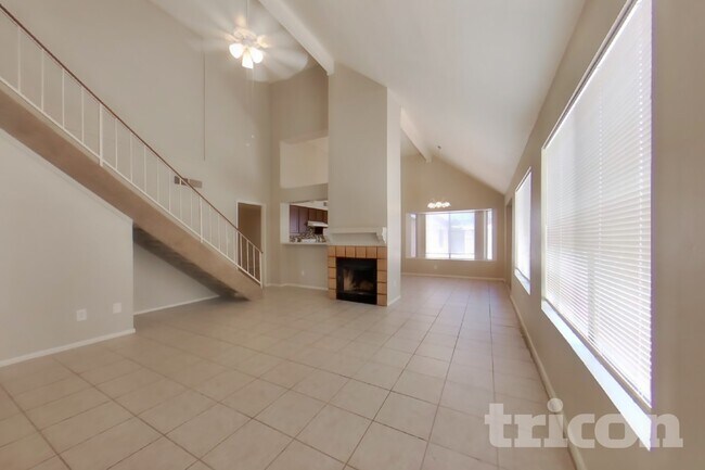 2206 W Monona Dr Phoenix, AZ 85027 photo 4