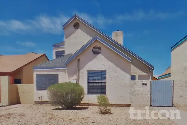 2206 W Monona Dr Phoenix, AZ 85027 photo 2