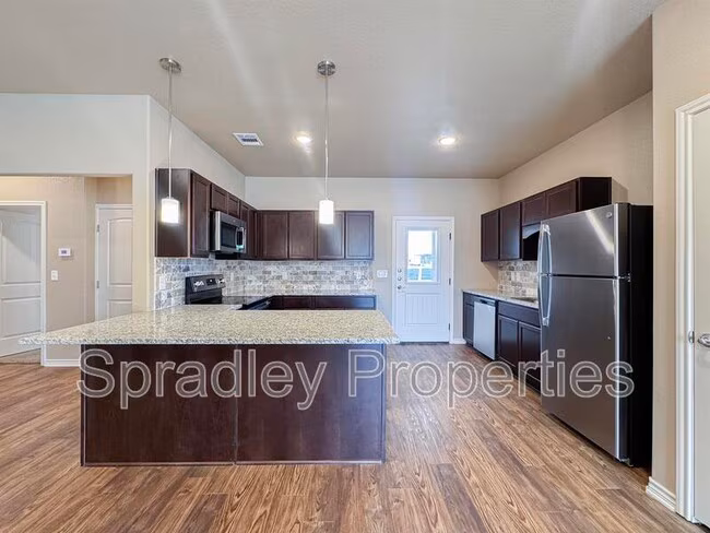 1076B Hibiscus Dr Belton, TX 76513 photo 3
