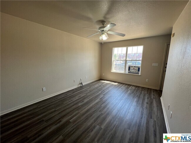 2811 Cantabrian Dr Killeen, TX 76542 photo 5