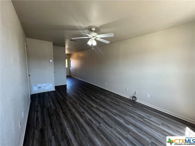 2811 Cantabrian Dr Killeen, TX 76542 photo 2