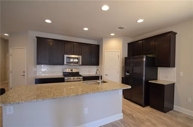 9109 Alex Ln Austin, TX 78744 photo 5
