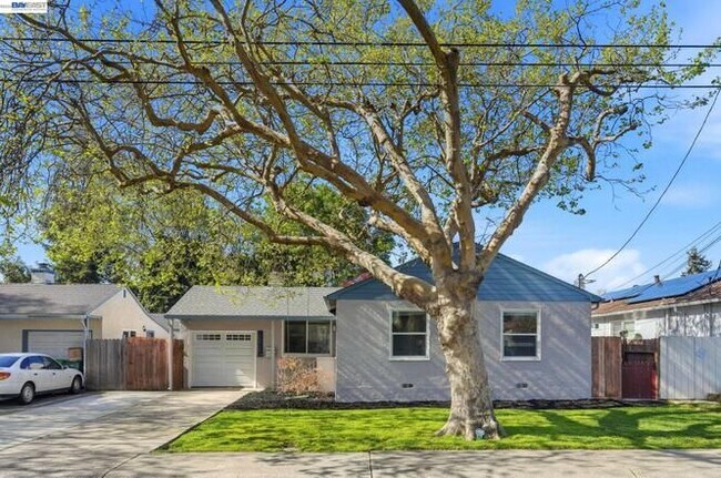 15965 Via Granada San Lorenzo, CA 94580 photo 2