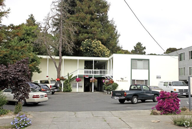 Sequoia Apartments photo 3