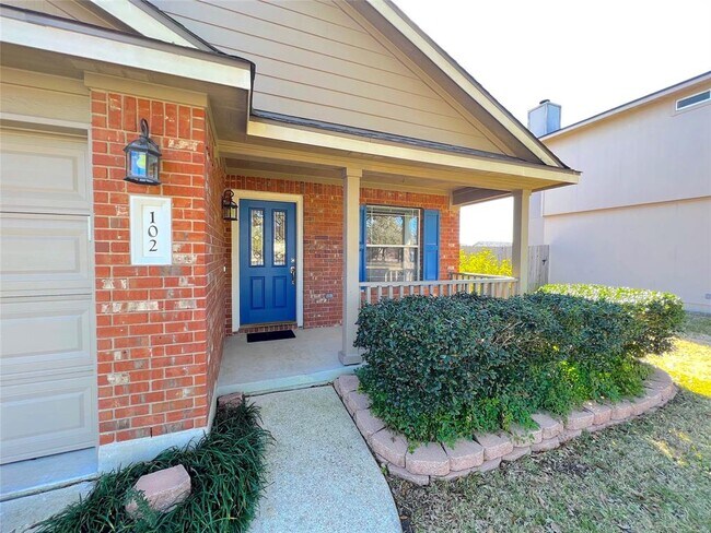 102 Wren Cove Hutto, TX 78634 photo 4