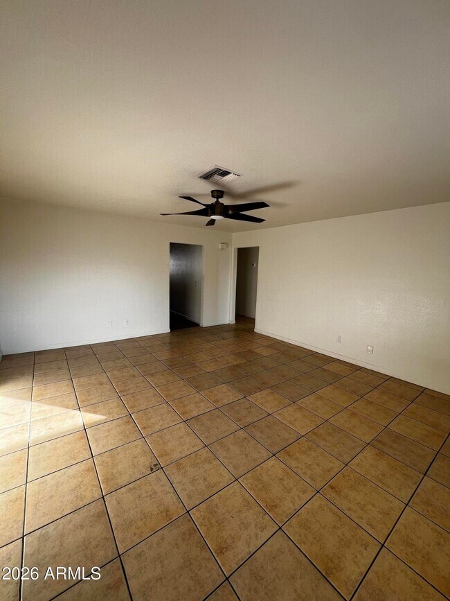 4431 N 53rd Ln Phoenix, AZ 85031 photo 5