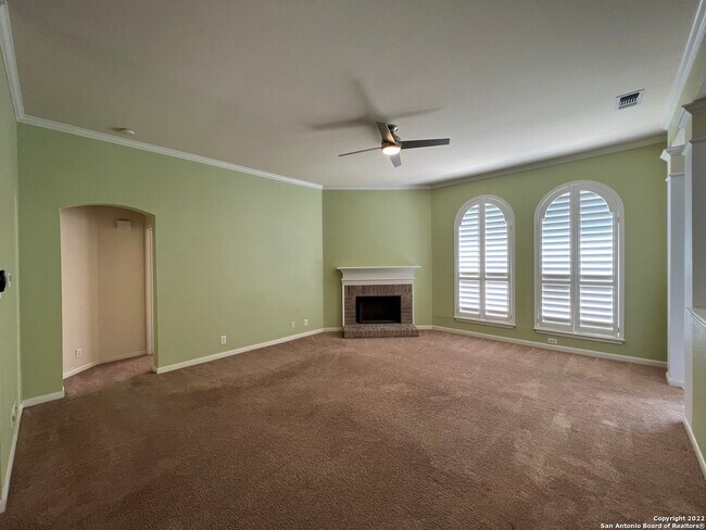 6114 Oakwood Trail San Antonio, TX 78249 photo 4