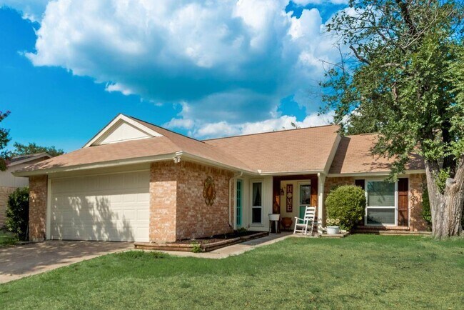 710 Bowie St Forney, TX 75126 photo 2