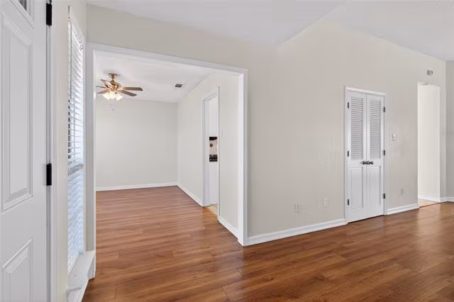 1302 Silver Maple Drive, Carrollton, TX 75007 photo 4