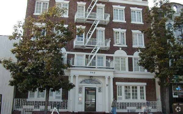 Randolph Apartments photo 4