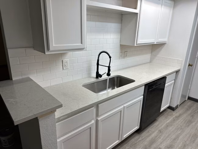 8426 Towneship Ln Dallas, TX 75243 photo 4