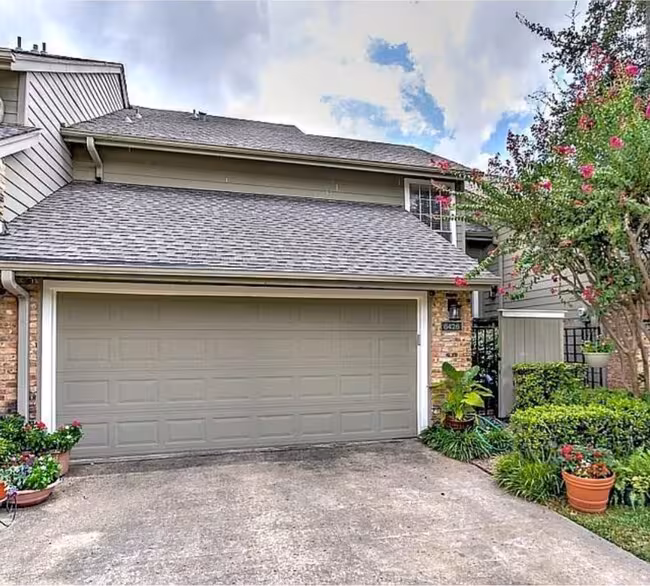 8426 Towneship Ln Dallas, TX 75243 photo 2