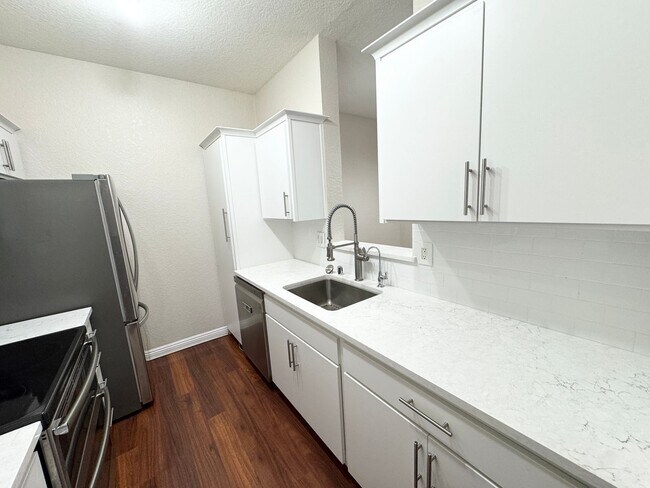 7112 Cross Creek Circle, Dublin, CA 94568 photo 3