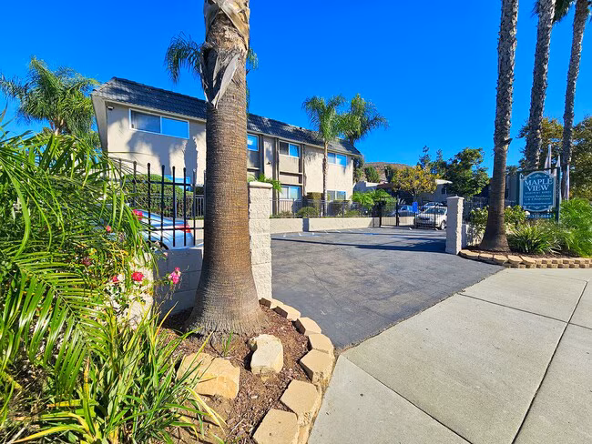 Mapleview Apt. Homes photo 2