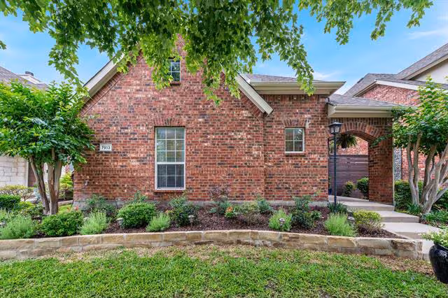 7913 Southmark Drive, Frisco, TX 75035 photo 2