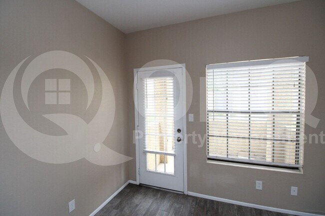 1126 W Elliot Rd Chandler, AZ 85224 photo 4