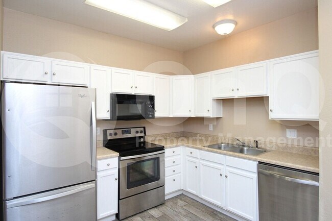 1126 W Elliot Rd Chandler, AZ 85224 photo 2