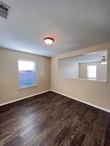 912 Bee Creek Ln Fort Worth, TX 76120 photo 2