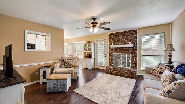 617 Main Street, Roanoke, TX 76262 photo 4