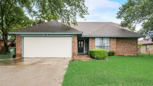 617 Main Street, Roanoke, TX 76262 photo 2