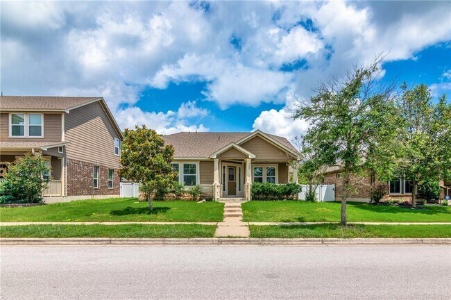 1003 Alamo Plaza Dr Cedar Park, TX 78613 photo 2
