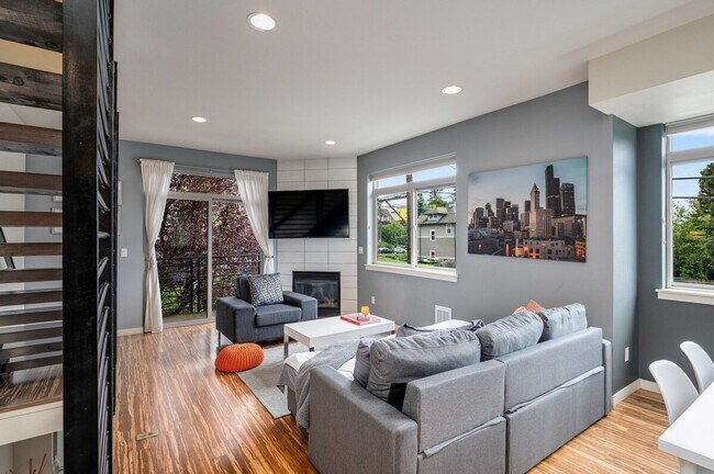 1220 E Columbia St Seattle, WA 98122 photo 5