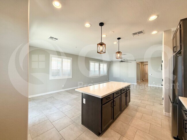 25538 North 144th Lane, Surprise, AZ 85387 photo 4