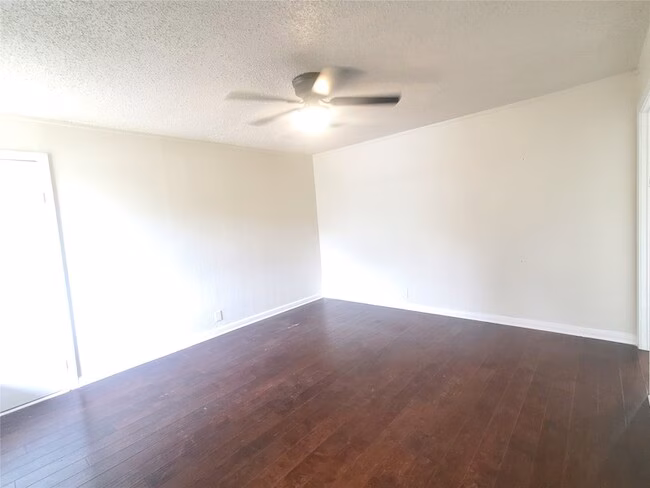 1232 Cameron St Fort Worth, TX 76115 photo 3